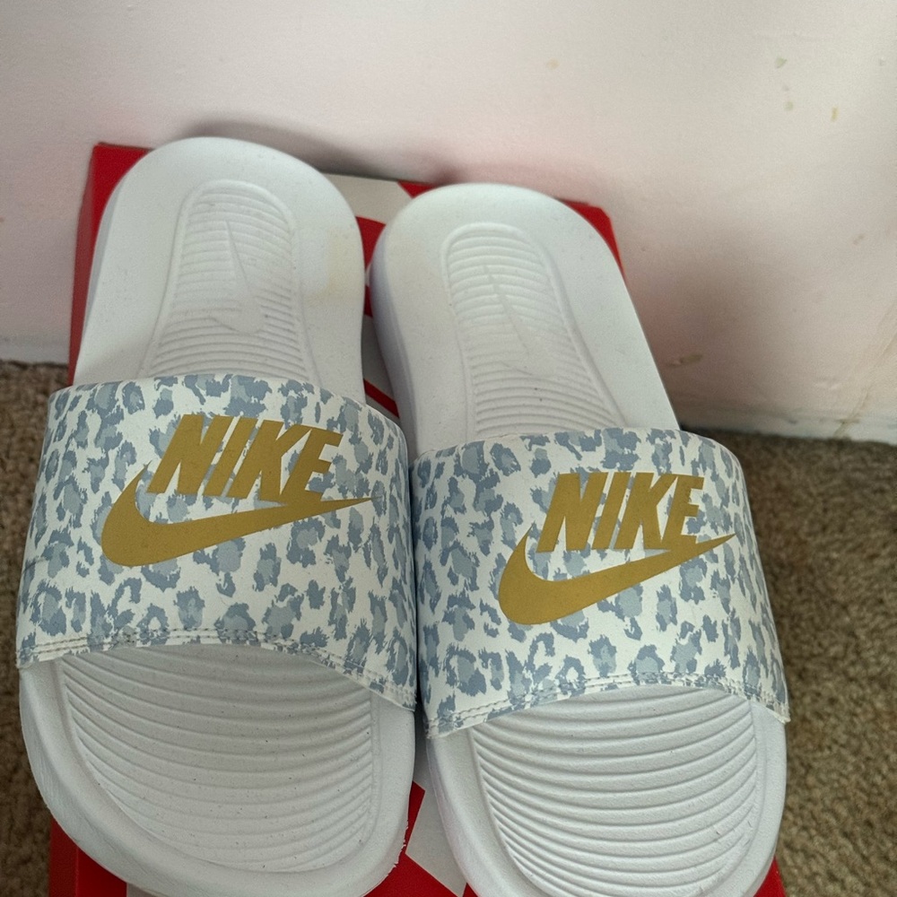 Nike White and Gold Patterned Slides